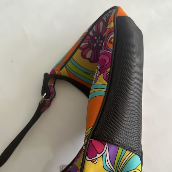 Beach by CLC. Mod art design, like new inside zipper pocket front zipper pocket - Picture 12 of 16